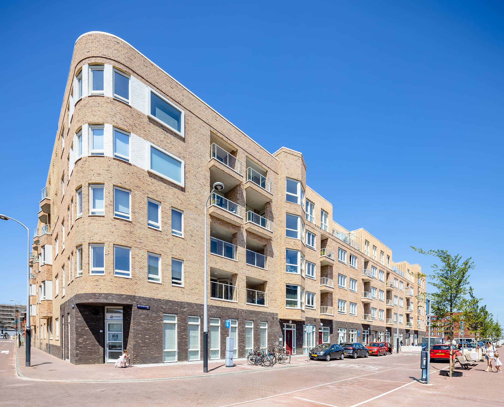 LIFE Amsterdam — image 4